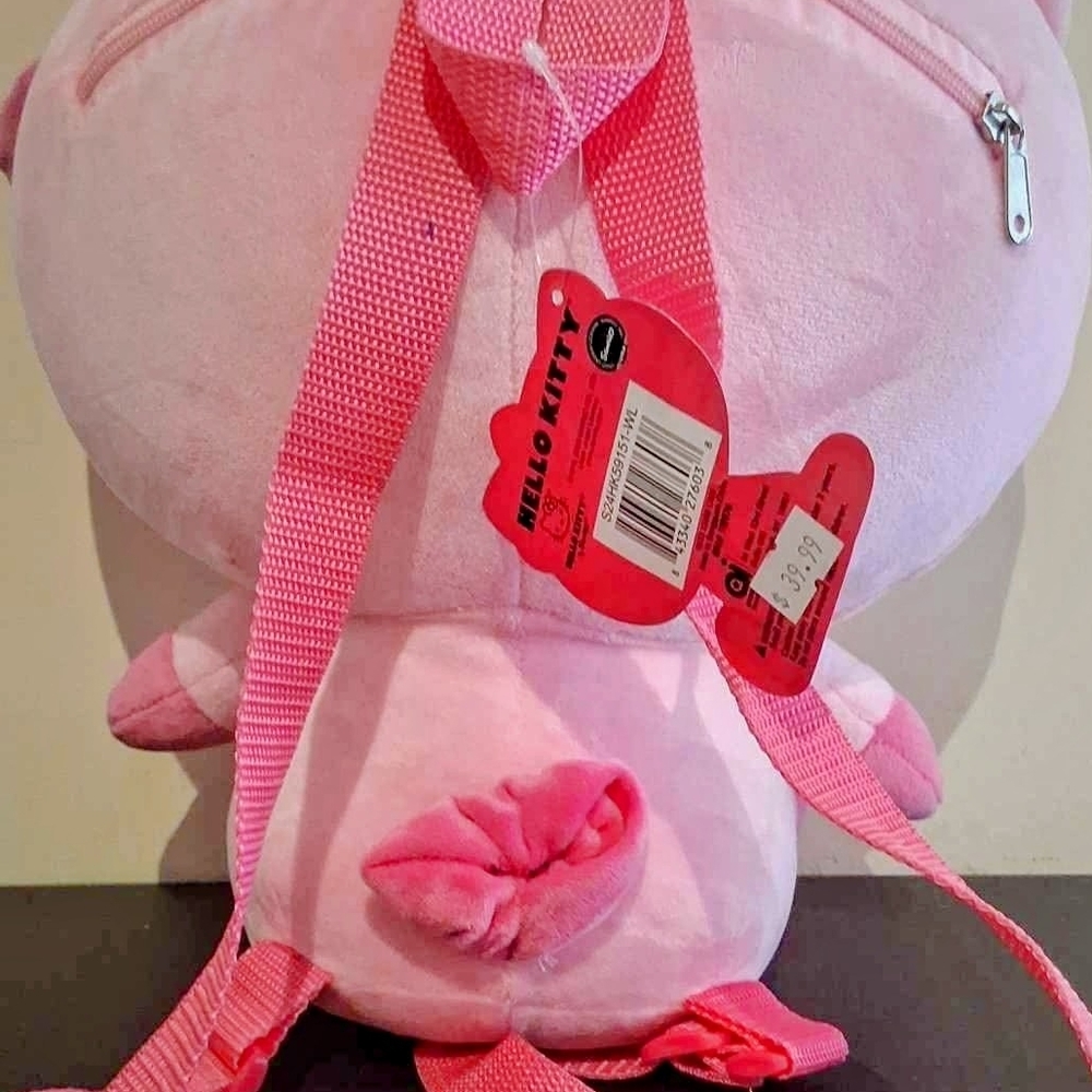 Hello Kitty Plush Backpack - Picture 2 of 4